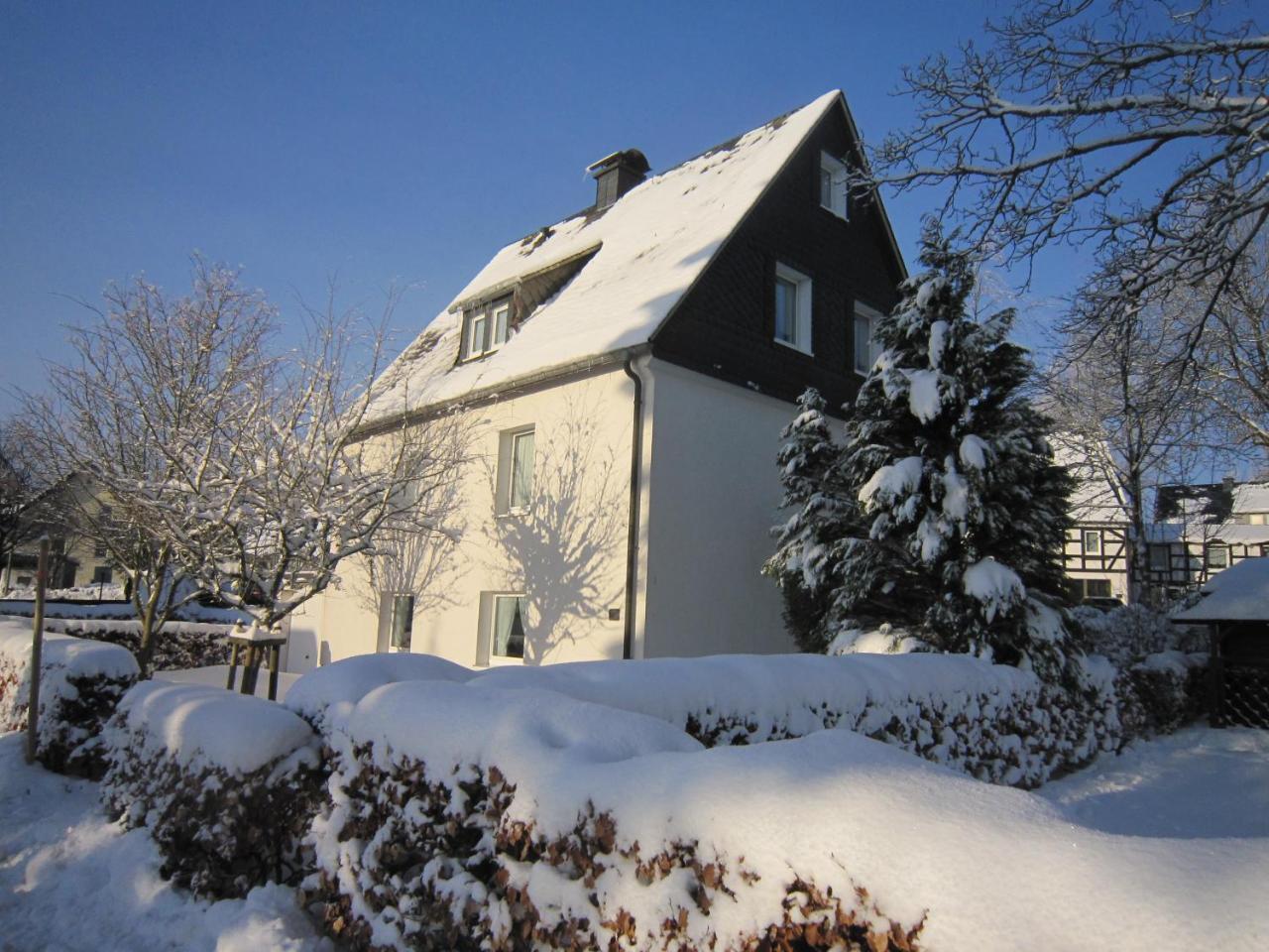 Ferienwohnungen Landgasthof Gilsbach Winterberg Exteriör bild